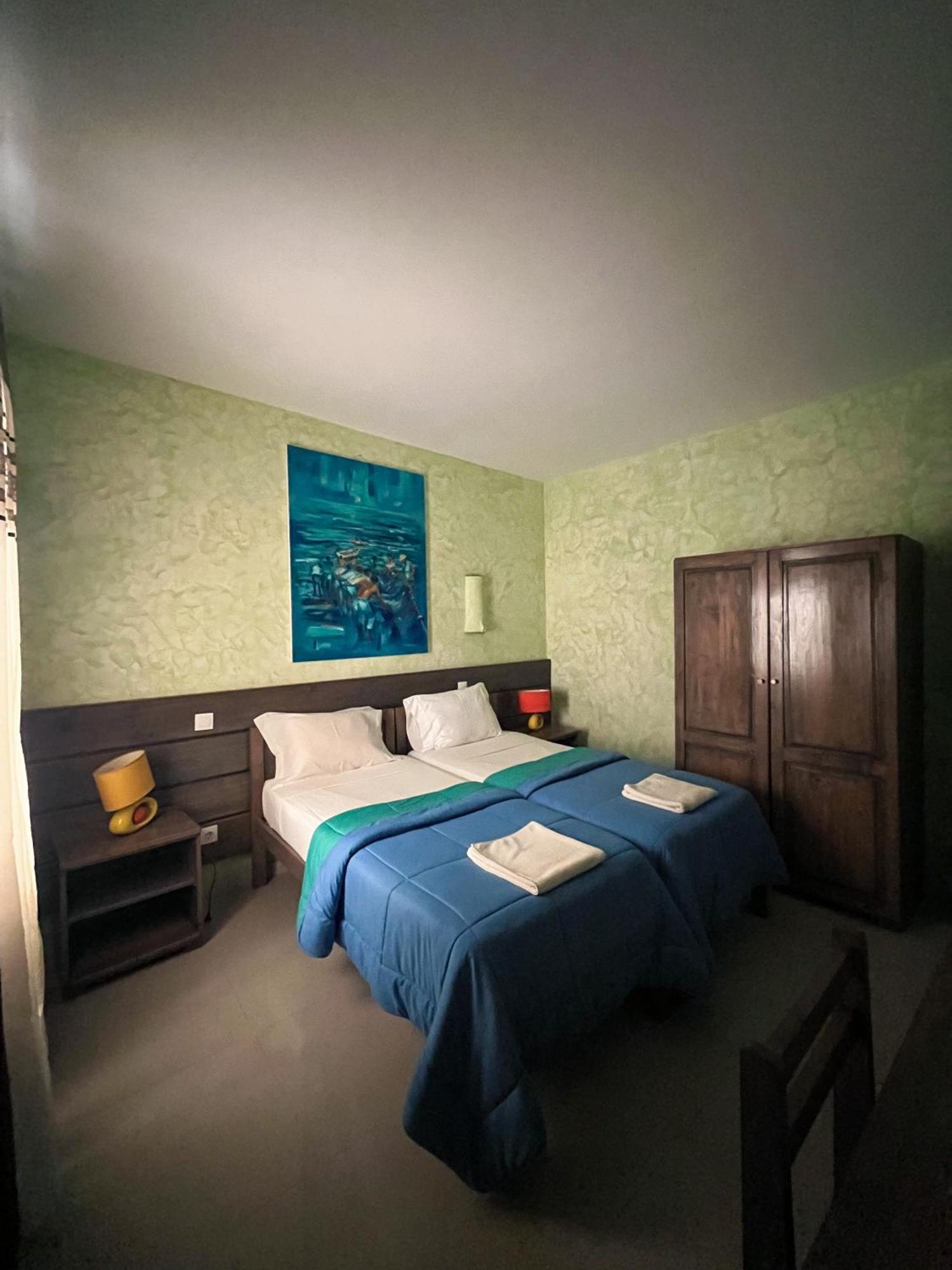 Vivenda Viviani Bed & Breakfast Praia Exterior photo
